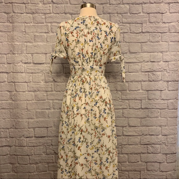 🎉HP🎉 Lost In Lunar Floral Button Front Dress - Picture 9 of 16